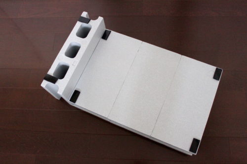 100均の商品で作れちゃう！小型犬におすすめ「あご乗せ付きソファ」をDIY